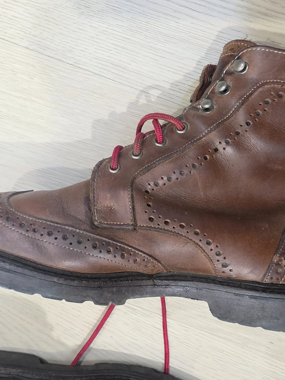 Allen Edmonds Brown Leather Wingtip Combat Boots Vibram Sole Men's 10.5 D